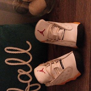 Baby 5C Jordan's Gold and White